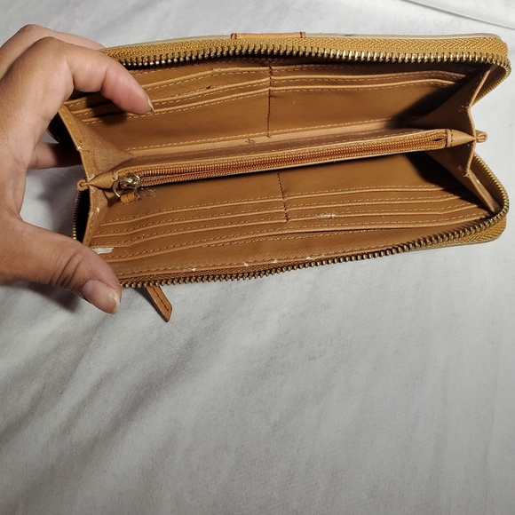 Fossil Wallet Stripped Zipper Closure - Picture 7 of 11